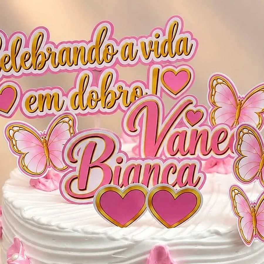 Bolo rosa com borboletas — Vanessa & Bianca