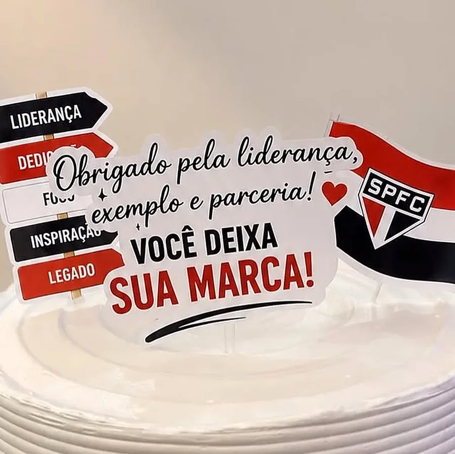 Bolo personalizado — homenagem à liderança